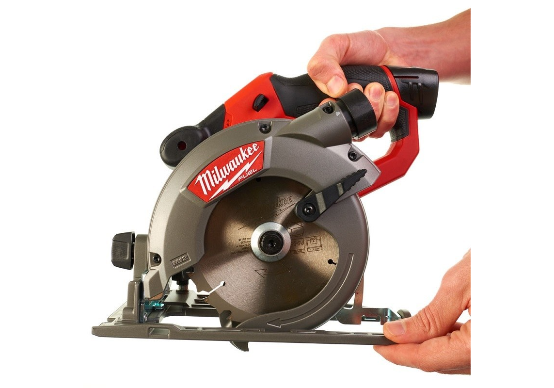 СУБКОМПАКТНАЯ ЦИРКУЛЯРНАЯ ПИЛА FUEL™ M12 CCS44-402C 4933448235