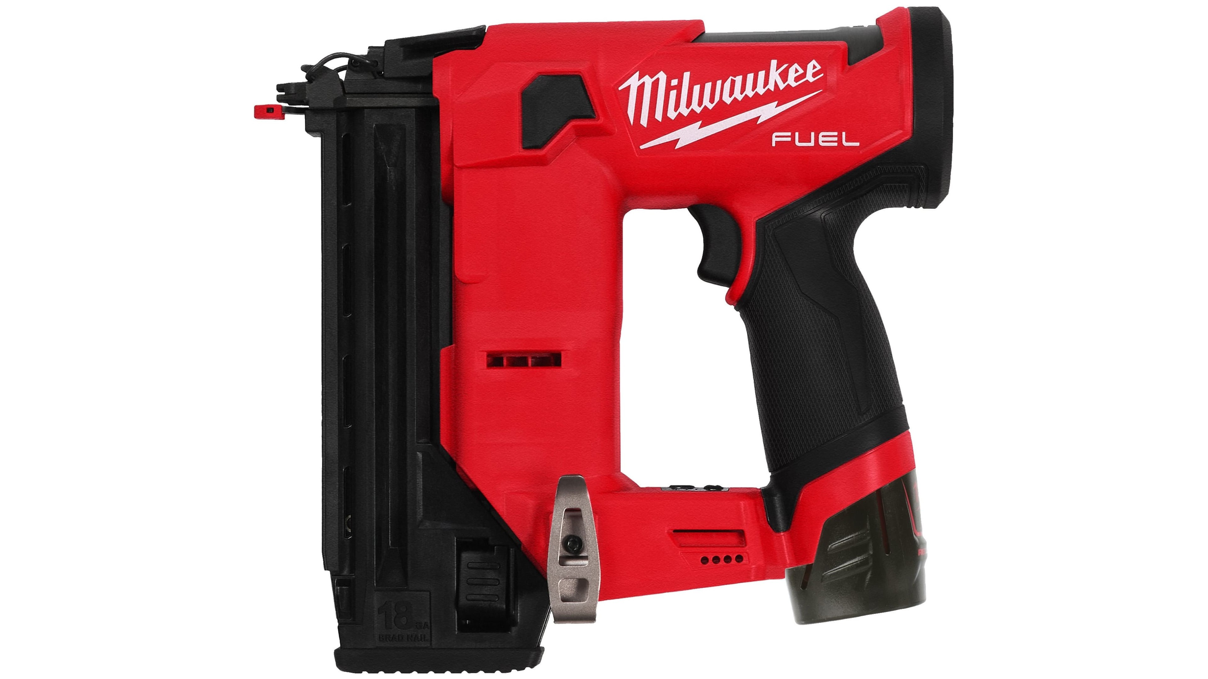 Аккумуляторный гвоздезабиватель Milwaukee M12 FCN18GS-202X