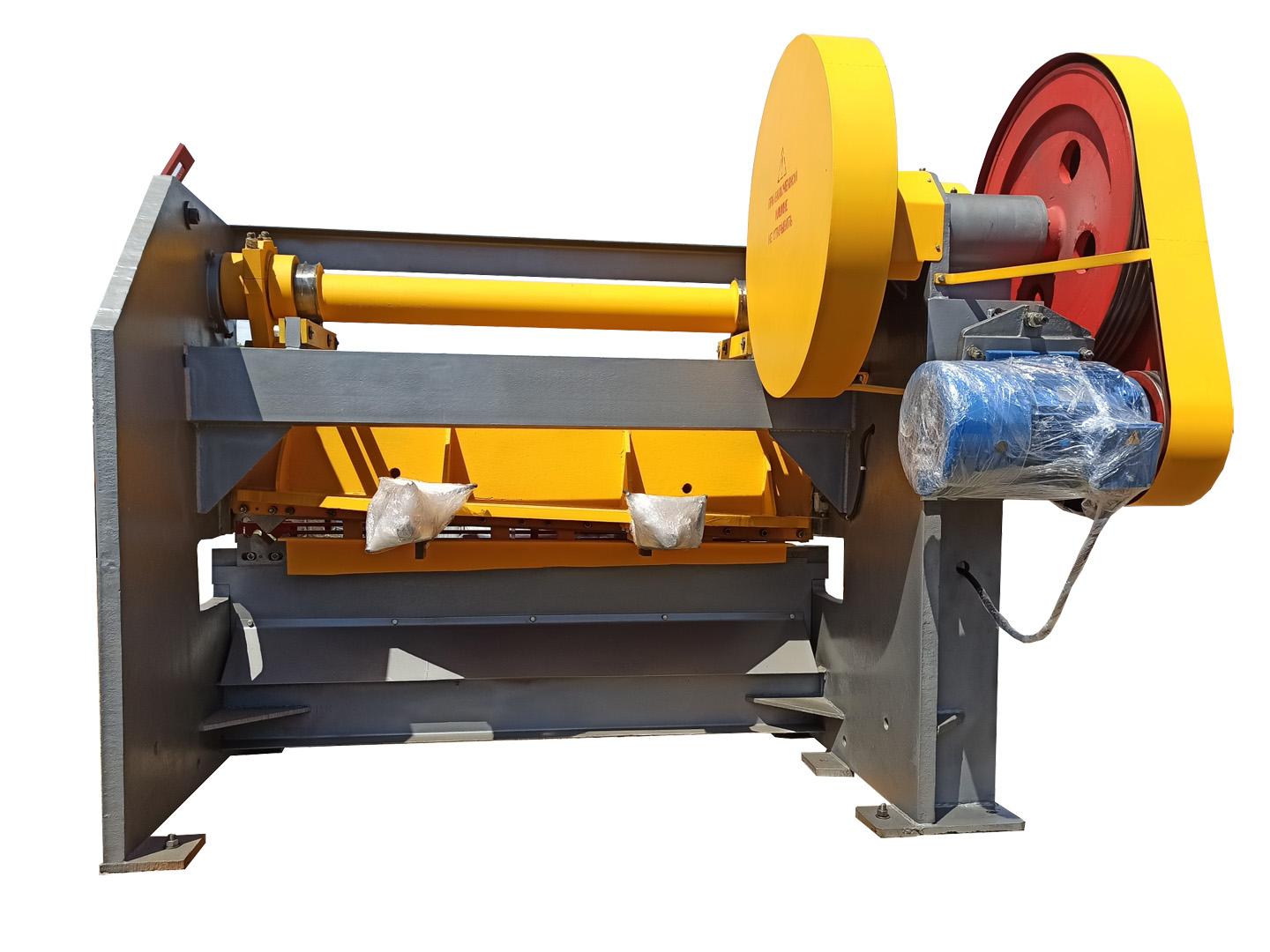 Ножницы гильотинные электромеханические модели Н3122. Вид сзади