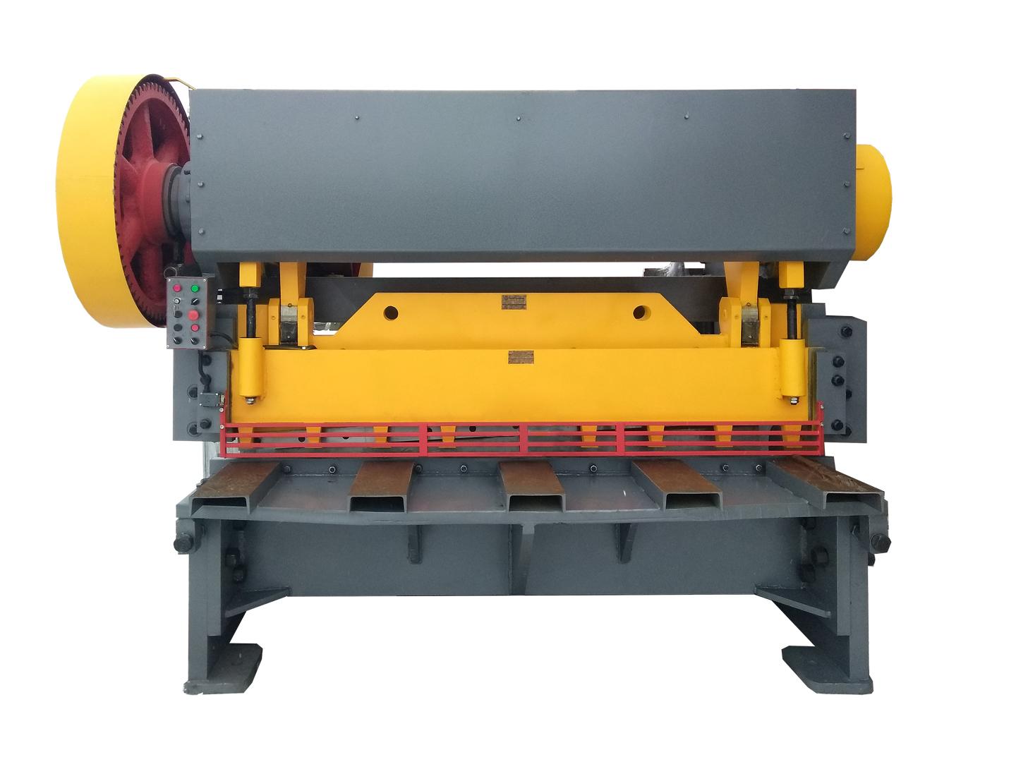 Ножницы гильотинные электромеханические модели Н478. Вид спереди