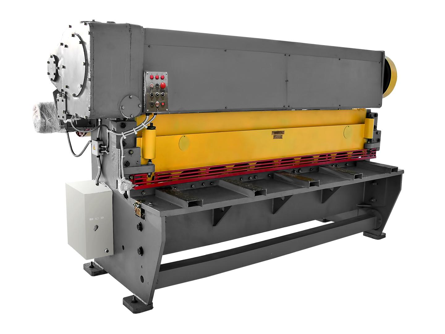 Ножницы гильотинные электромеханические модели СТД 9АН. Вид спереди