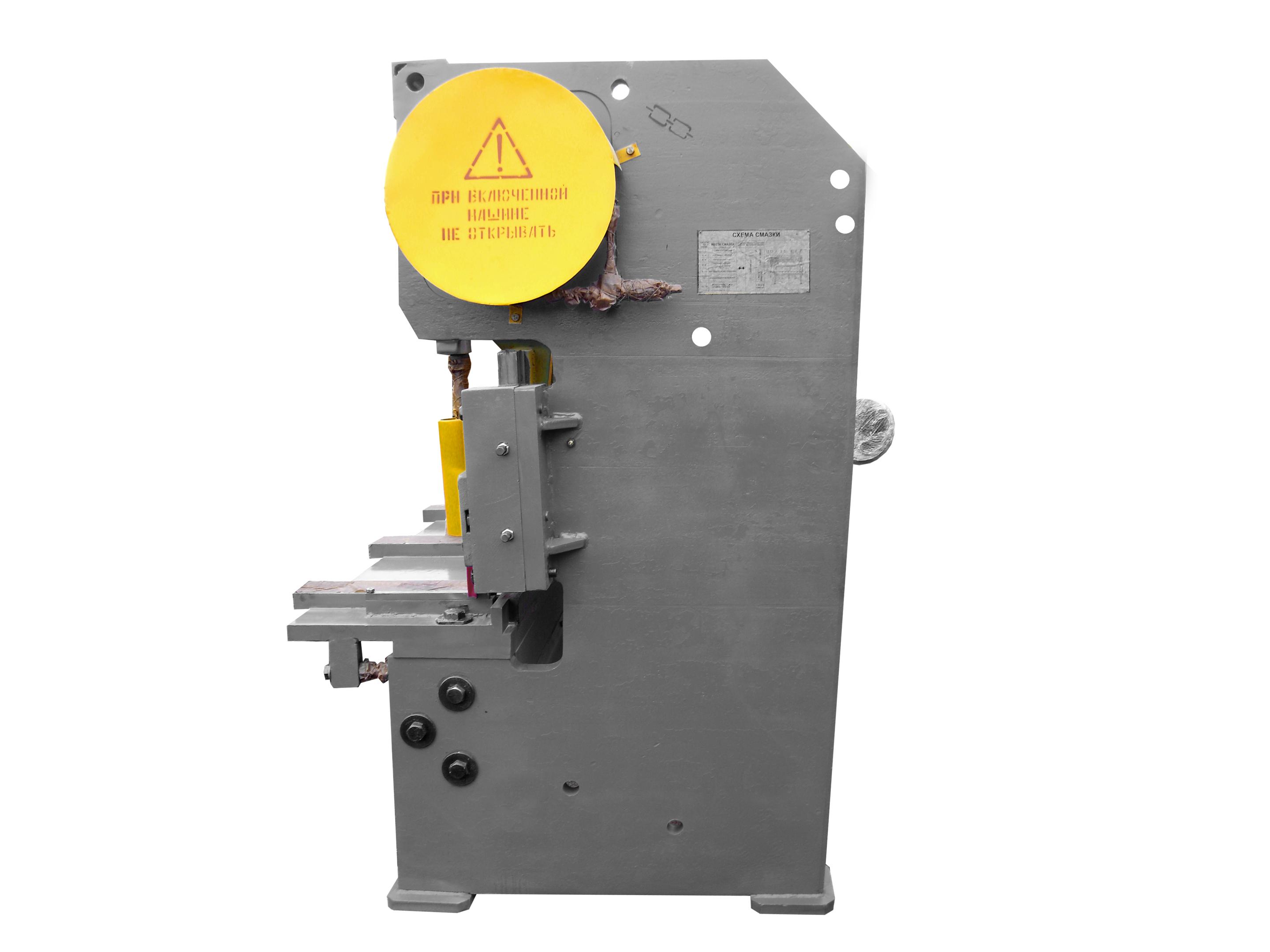 Ножницы гильотинные электромеханические модели Н3121. Вид сбоку