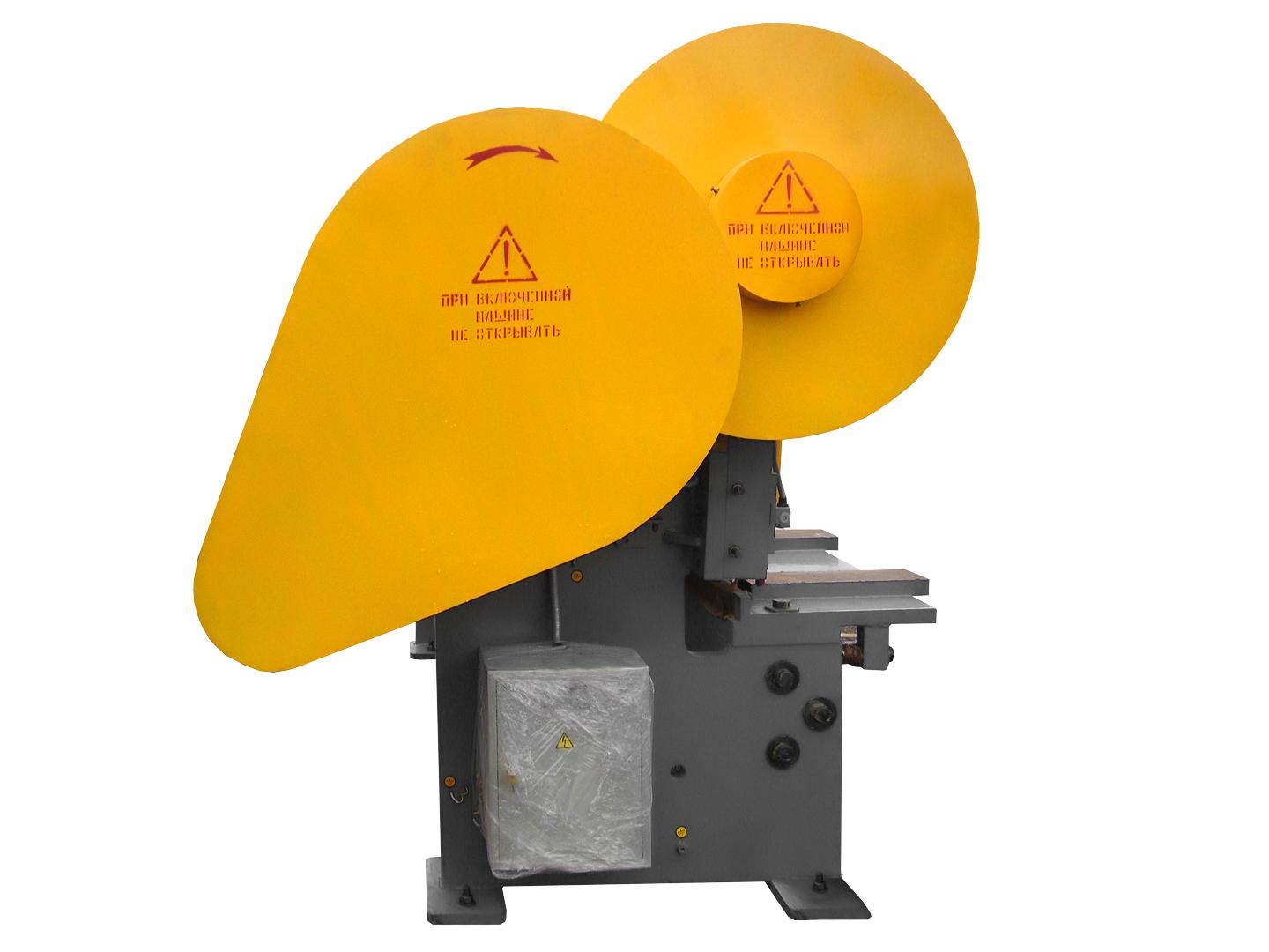 Ножницы гильотинные электромеханические модели Н3121. Вид сбоку